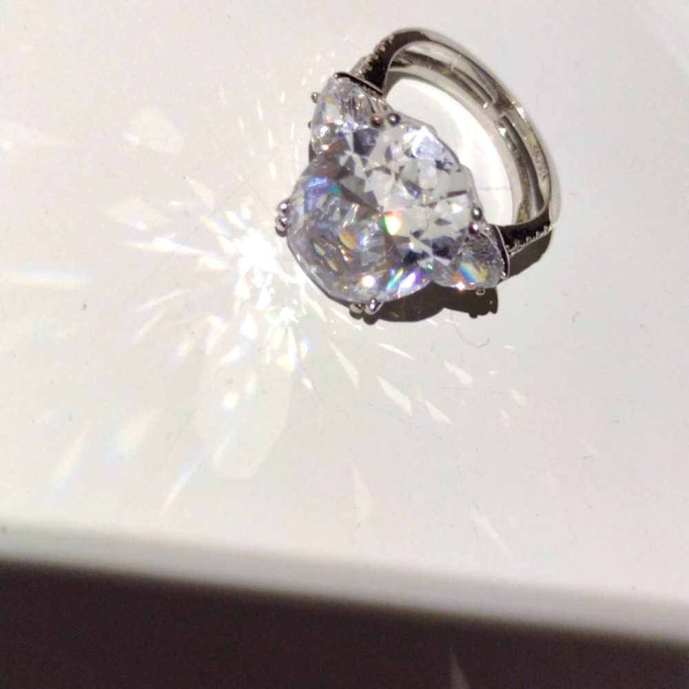 Leave Your Diamonds in the Vault Box and Dazzle th - Picture 12 of 14